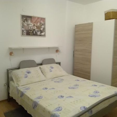 Studio Apartments Ivica พรีมอชเตน ภายนอก รูปภาพ