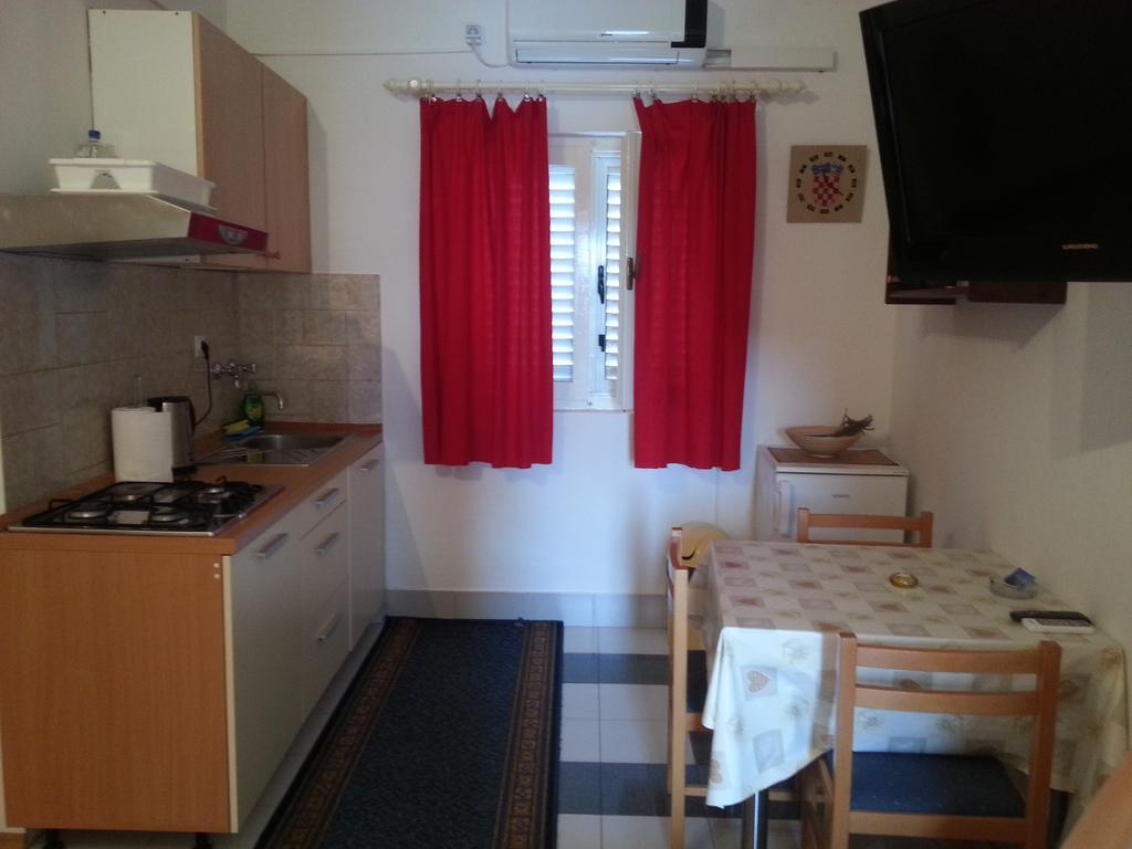 Studio Apartments Ivica พรีมอชเตน ห้อง รูปภาพ