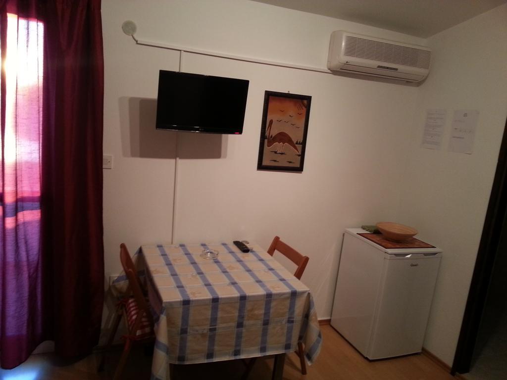 Studio Apartments Ivica พรีมอชเตน ห้อง รูปภาพ